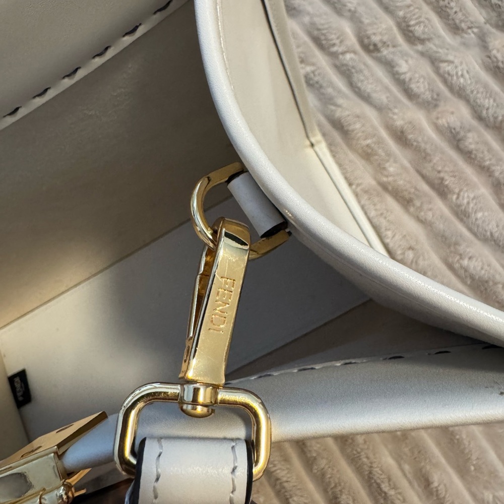 Fendi Medium Sunshine Tote - Picture 8 of 9